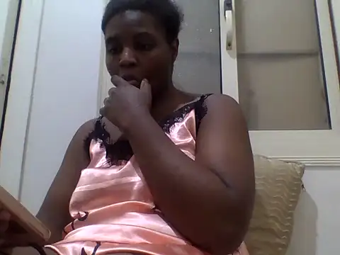 Snapshot of queenzuena chatting on May 2026 09:53:01 PM queenzuena online show from May 2026 09:53:01 PM