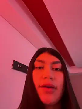 Snapshot of EmmaMartiinez chatting on April 2026 08:57:01 PM EmmaMartiinez online show from April 2026 08:57:01 PM