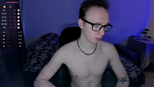 Snapshot of Alex_silents chatting on December 2024 11:10:02 AM Alex silents online show from December 2024 11:10:02 AM