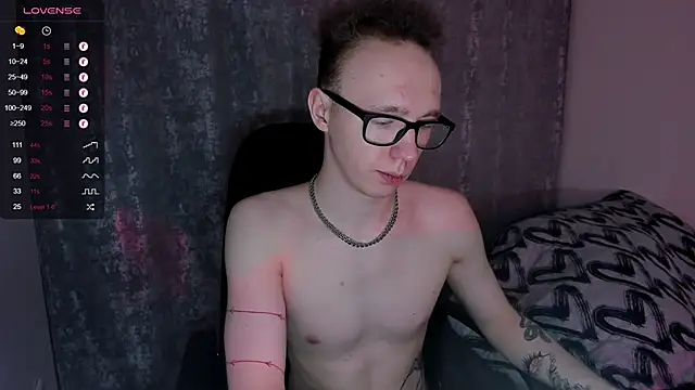 Snapshot of Alex_silents chatting on January 2025 01:52:01 PM Alex silents online show from January 2025 01:52:01 PM