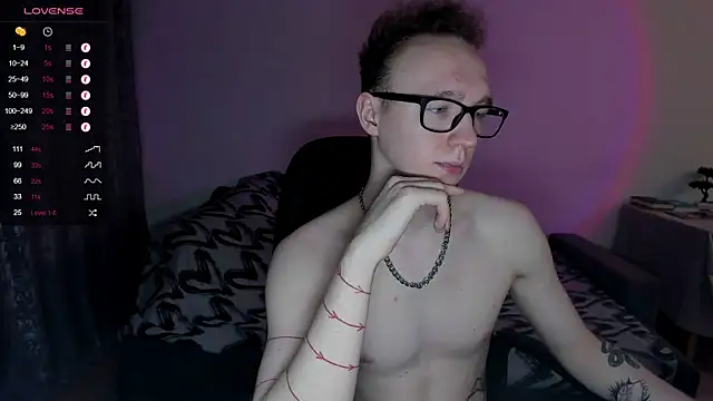 Snapshot of Alex_silents chatting on January 2025 01:41:01 PM Alex silents online show from January 2025 01:41:01 PM