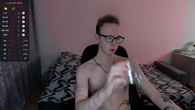 Snapshot of Alex_silents chatting on February 2025 01:54:02 PM Alex silents online show from February 2025 01:54:02 PM