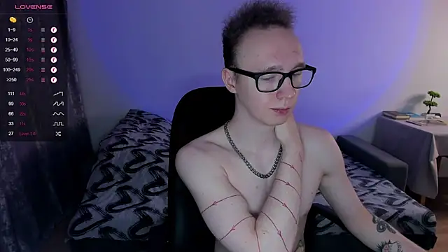 Snapshot of Alex_silents chatting on February 2025 01:46:01 PM Alex silents online show from February 2025 01:46:01 PM