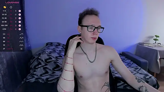 Snapshot of Alex_silents chatting on February 2025 01:40:01 PM Alex silents online show from February 2025 01:40:01 PM