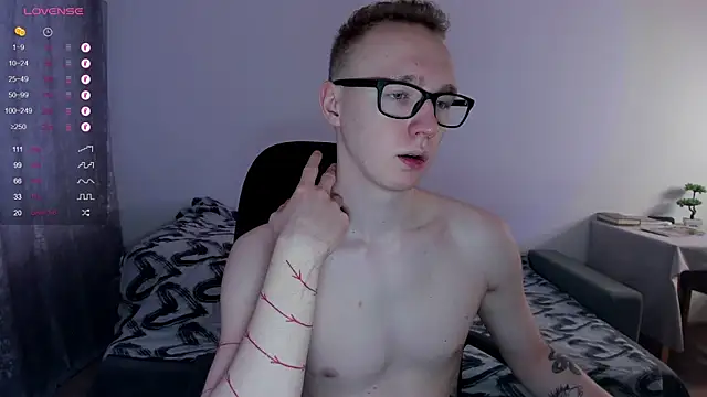 Snapshot of Alex_silents chatting on March 2025 12:32:02 PM Alex silents online show from March 2025 12:32:02 PM