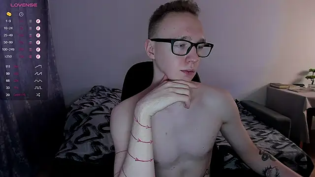 Snapshot of Alex_silents chatting on March 2025 01:09:01 PM Alex silents online show from March 2025 01:09:01 PM