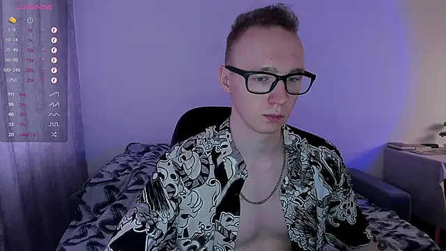 Snapshot of Alex_silents chatting on March 2025 10:08:02 AM Alex silents online show from March 2025 10:08:02 AM