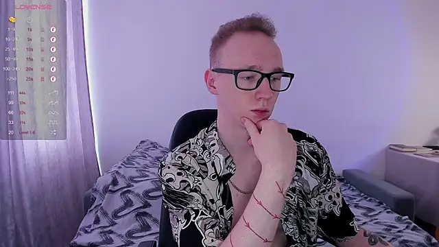 Snapshot of Alex_silents chatting on March 2025 10:07:02 AM Alex silents online show from March 2025 10:07:02 AM