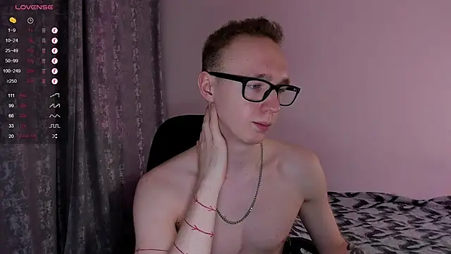 Snapshot of Alex_silents chatting on March 2025 04:10:01 PM Alex silents online show from March 2025 04:10:01 PM