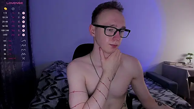 Snapshot of Alex_silents chatting on March 2025 04:23:02 PM Alex silents online show from March 2025 04:23:02 PM