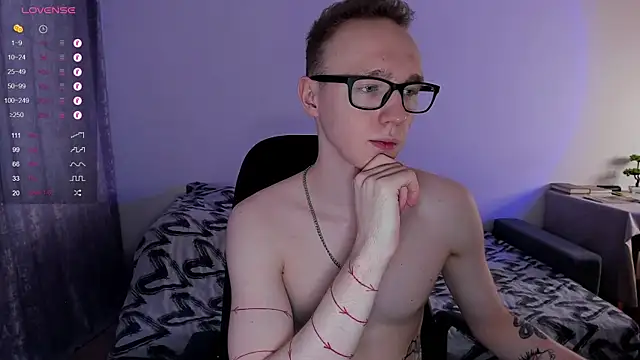 Snapshot of Alex_silents chatting on March 2025 01:09:02 PM Alex silents online show from March 2025 01:09:02 PM