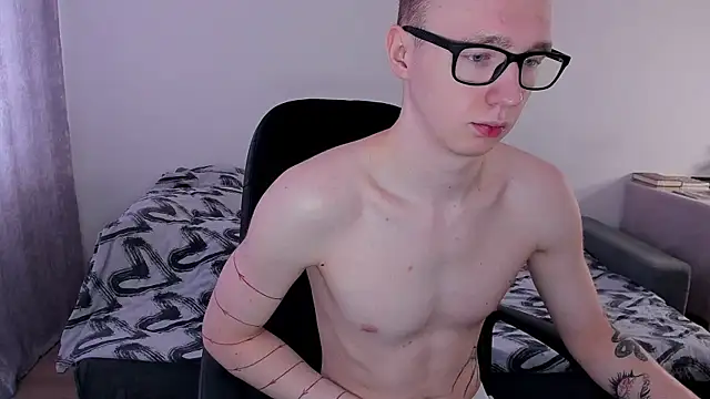 Snapshot of Alex_silents chatting on March 2025 05:41:02 AM Alex silents online show from March 2025 05:41:02 AM