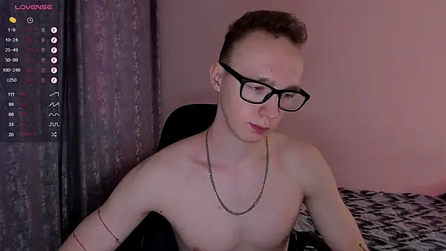 Snapshot of Alex_silents chatting on March 2025 09:04:02 AM Alex silents online show from March 2025 09:04:02 AM