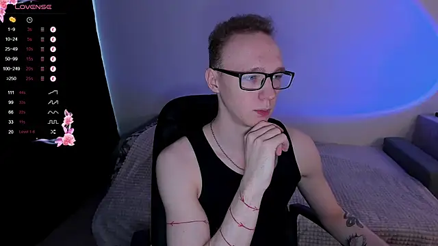 Snapshot of Alex_silents chatting on September 2025 01:00:02 PM Alex silents online show from September 2025 01:00:02 PM