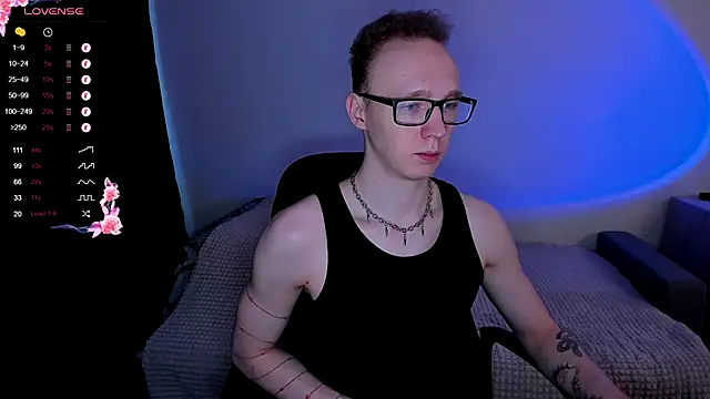 Snapshot of Alex_silents chatting on September 2025 01:03:01 PM Alex silents online show from September 2025 01:03:01 PM