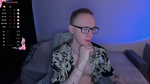 Snapshot of Alex_silents chatting on October 2025 12:38:01 PM Alex silents online show from October 2025 12:38:01 PM