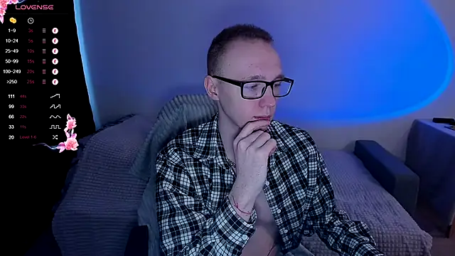 Snapshot of Alex_silents chatting on October 2025 10:29:01 AM Alex silents online show from October 2025 10:29:01 AM