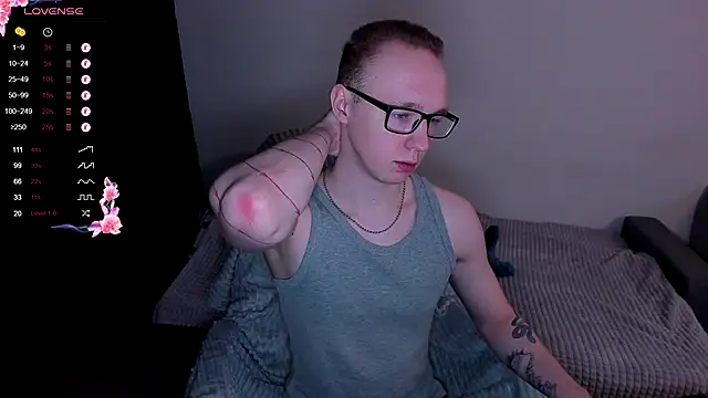 Snapshot of Alex_silents chatting on October 2025 12:40:02 PM Alex silents online show from October 2025 12:40:02 PM