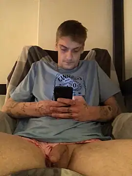 Snapshot of Simboxxx040 chatting on January 2025 02:25:01 AM Simboxxx040 online show from January 2025 02:25:01 AM