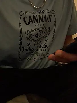 Snapshot of Simboxxx040 chatting on January 2025 05:27:01 AM Simboxxx040 online show from January 2025 05:27:01 AM