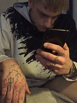 Snapshot of Simboxxx040 chatting on January 2025 10:58:01 AM Simboxxx040 online show from January 2025 10:58:01 AM