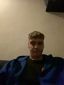 Snapshot of Simboxxx040 chatting on April 2026 09:39:01 PM Simboxxx040 online show from April 2026 09:39:01 PM