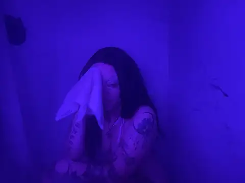 Snapshot of tatted-bitty chatting on February 2025 06:01:01 PM tatted-bitty online show from February 2025 06:01:01 PM