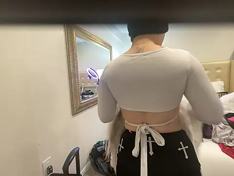 Snapshot of tatted-bitty chatting on March 2025 07:59:01 AM tatted-bitty online show from March 2025 07:59:01 AM