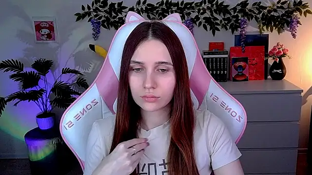 Snapshot of AliceCharmy chatting on March 2026 03:59:01 PM AliceCharmy online show from March 2026 03:59:01 PM