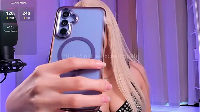 Snapshot of CherryGoth chatting on April 2026 02:29:01 PM CherryGoth online show from April 2026 02:29:01 PM