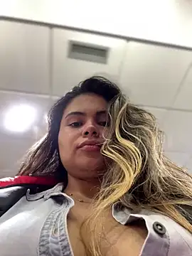 Snapshot of melanny10 chatting on December 2024 01:43:01 PM melanny10 online show from December 2024 01:43:01 PM