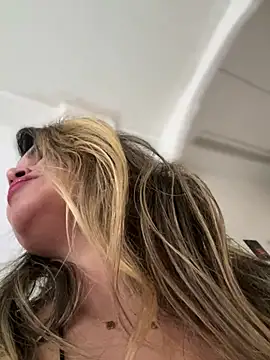 Snapshot of melanny10 chatting on December 2024 01:42:02 PM melanny10 online show from December 2024 01:42:02 PM