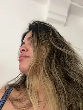 Snapshot of melanny10 chatting on February 2025 10:39:02 AM melanny10 online show from February 2025 10:39:02 AM