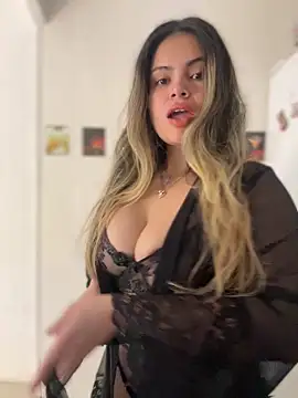 Snapshot of melanny10 chatting on February 2025 08:28:02 AM melanny10 online show from February 2025 08:28:02 AM