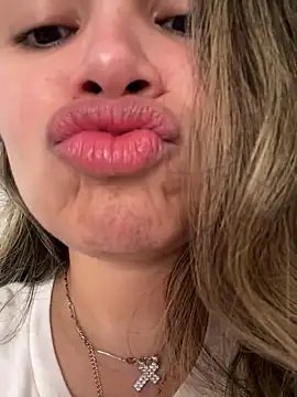 Snapshot of melanny10 chatting on February 2025 10:30:02 AM melanny10 online show from February 2025 10:30:02 AM