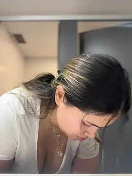 Snapshot of melanny10 chatting on March 2025 02:34:02 PM melanny10 online show from March 2025 02:34:02 PM