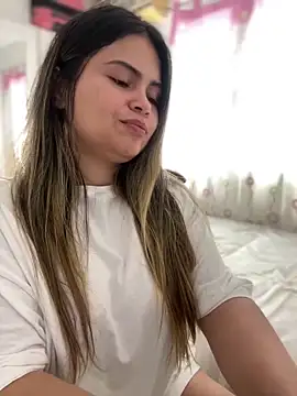 Snapshot of melanny10 chatting on March 2025 08:39:01 AM melanny10 online show from March 2025 08:39:01 AM