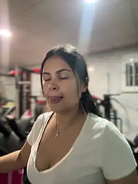 Snapshot of melanny10 chatting on December 2025 06:31:01 AM melanny10 online show from December 2025 06:31:01 AM