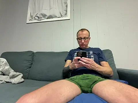 Snapshot of mouser21212 chatting on January 2025 12:55:02 AM mouser21212 online show from January 2025 12:55:02 AM