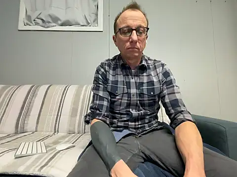 Snapshot of mouser21212 chatting on January 2025 07:57:01 AM mouser21212 online show from January 2025 07:57:01 AM