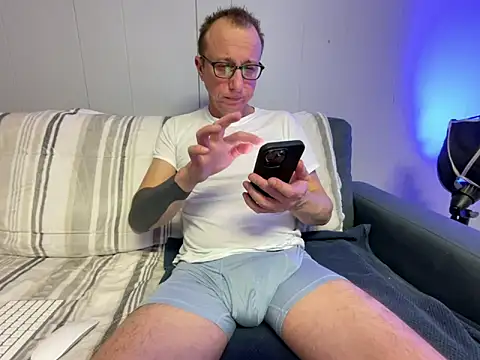 Snapshot of mouser21212 chatting on January 2025 03:49:01 PM mouser21212 online show from January 2025 03:49:01 PM