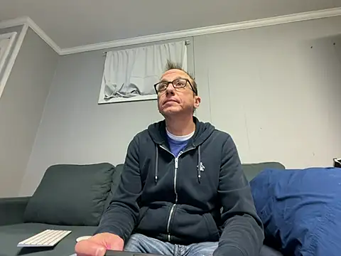 Snapshot of mouser21212 chatting on January 2025 05:35:02 PM mouser21212 online show from January 2025 05:35:02 PM