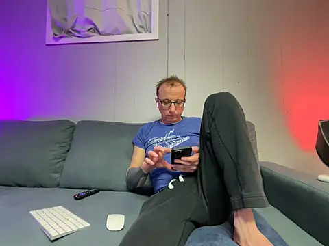 Snapshot of mouser21212 chatting on January 2025 11:39:01 PM mouser21212 online show from January 2025 11:39:01 PM