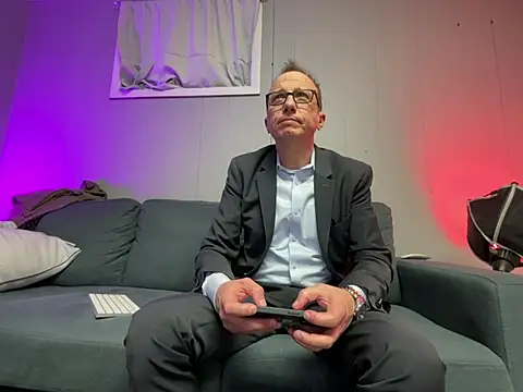 Snapshot of mouser21212 chatting on January 2025 07:39:02 AM mouser21212 online show from January 2025 07:39:02 AM