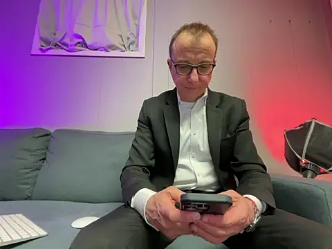 Snapshot of mouser21212 chatting on February 2025 07:38:02 AM mouser21212 online show from February 2025 07:38:02 AM