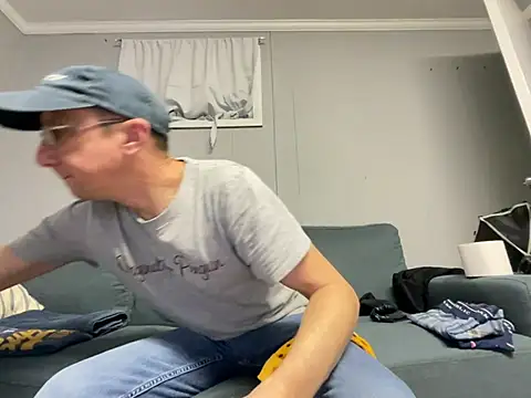 Snapshot of mouser21212 chatting on February 2025 07:37:02 PM mouser21212 online show from February 2025 07:37:02 PM