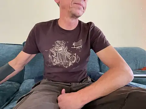 Snapshot of mouser21212 chatting on November 2025 09:18:01 PM mouser21212 online show from November 2025 09:18:01 PM