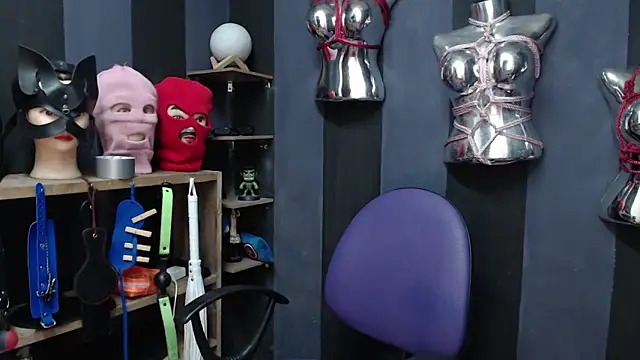 LucyStrike  online show from December 2024 04:25:02 AM