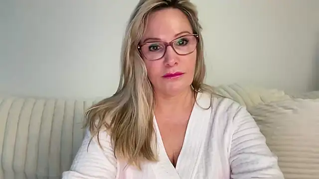 Snapshot of Milf_Goddess chatting on September 2025 06:51:02 AM Milf Goddess online show from September 2025 06:51:02 AM