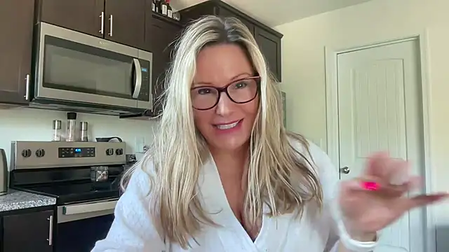 Snapshot of Milf_Goddess chatting on October 2025 02:34:01 PM Milf Goddess online show from October 2025 02:34:01 PM